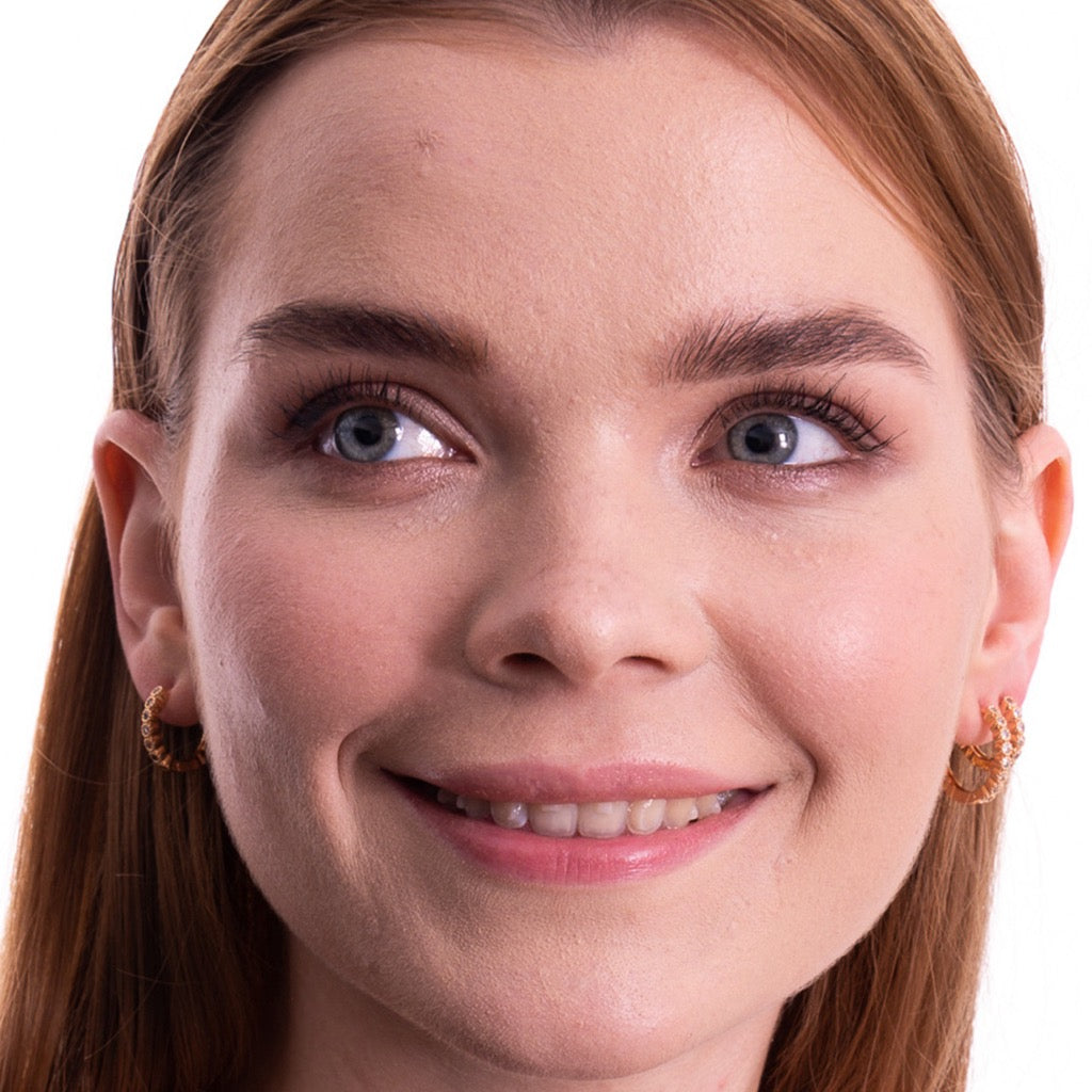 Aera Berlin Jewelry - Cone Triple Hoops Model Photo Front