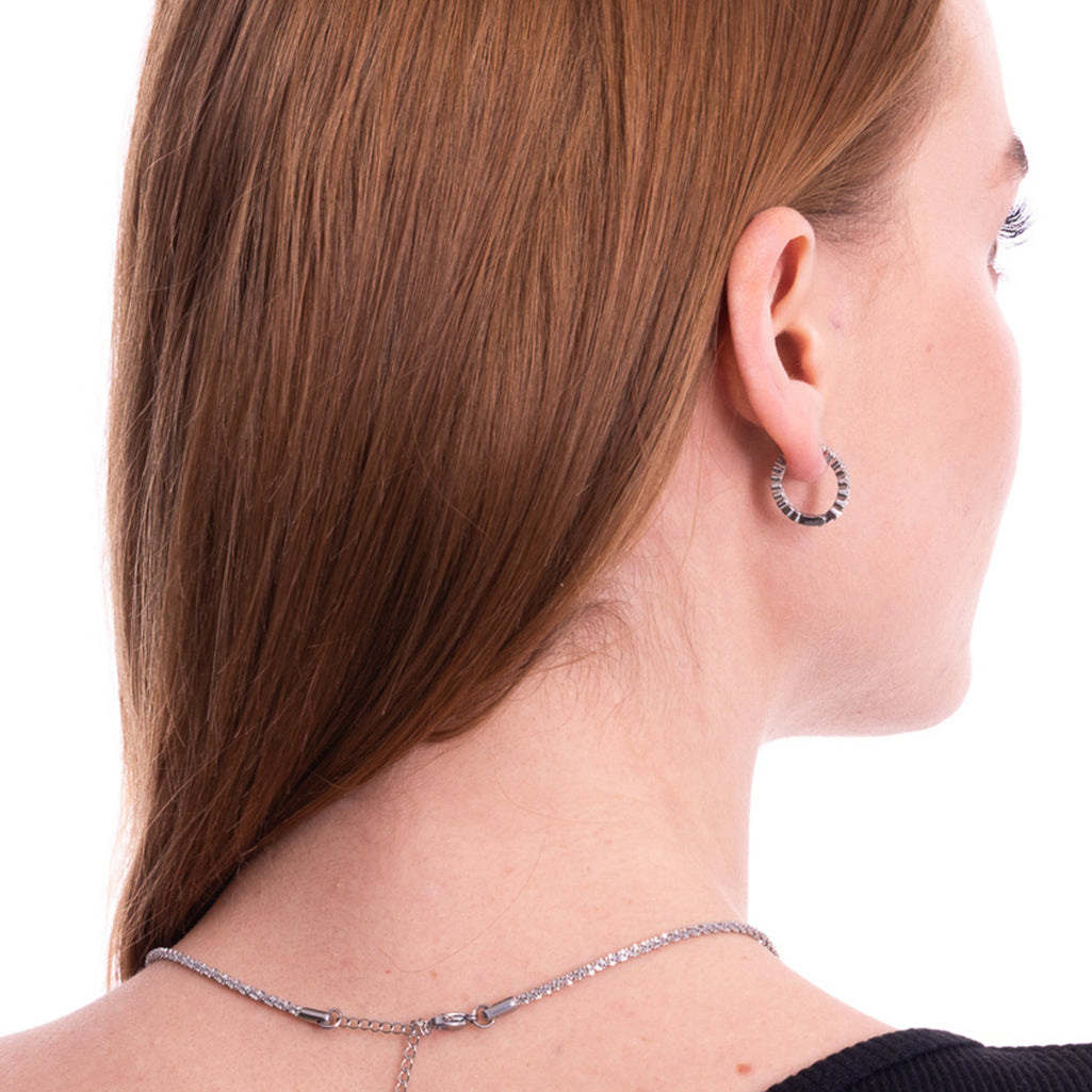 Aera Berlin Jewelry - Cone Triple Hoops Sterling Silver Model Photo Back