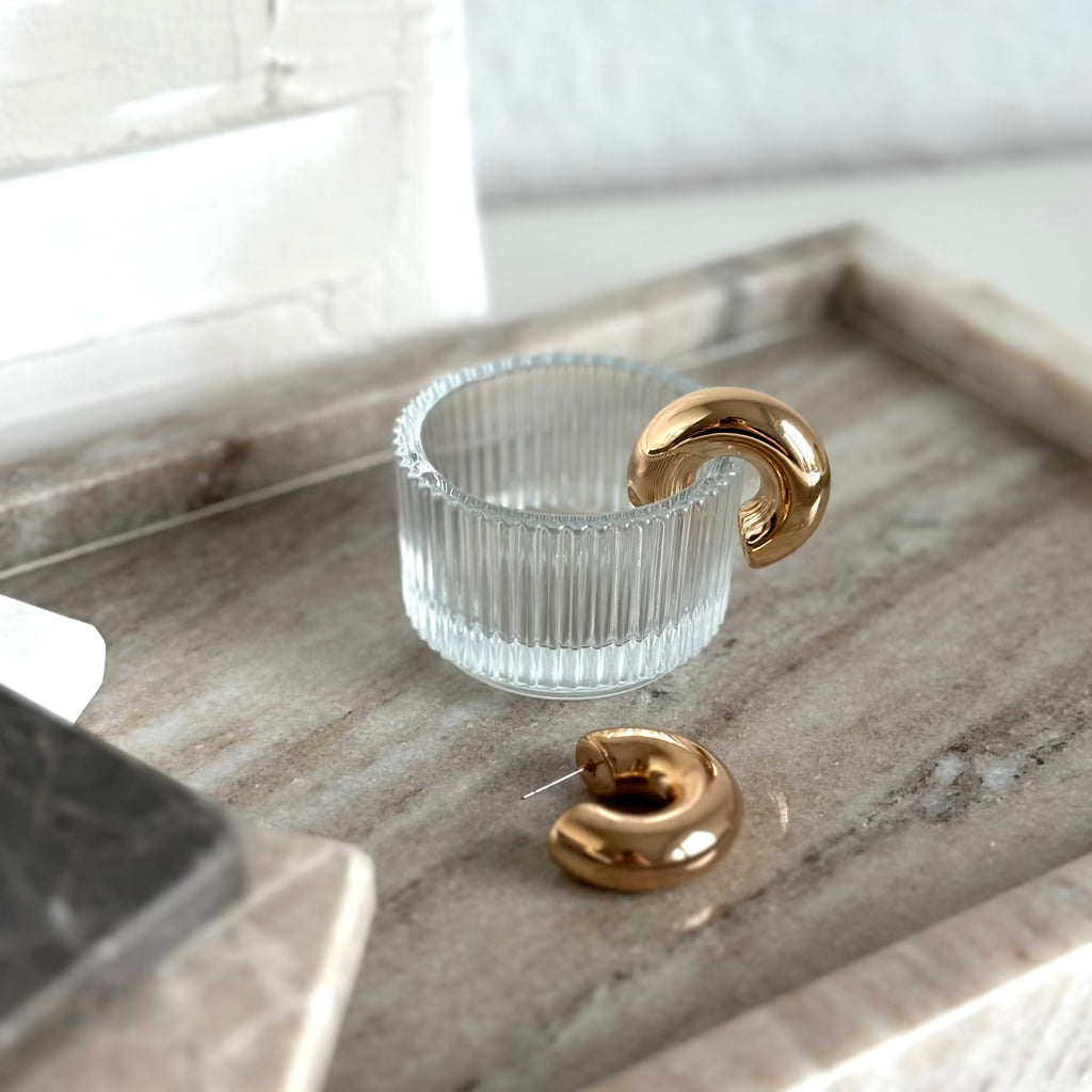 Aera Berlin Jewelry - Thebe Bold C Hoop Earring 18K Gold Plated Product Home Photo