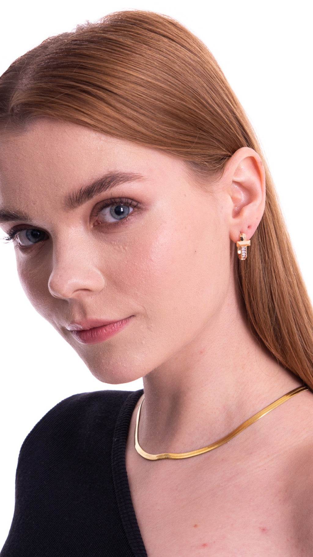Aera Berlin Jewelry - Titan Snake Necklace 18K Gold Plated Model Photo Right