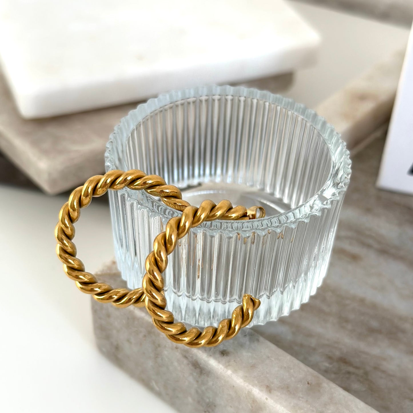 Aera Berlin Jewelry - Orbit Twist C Hoop Earring 18K Gold Plated Product Home Photo